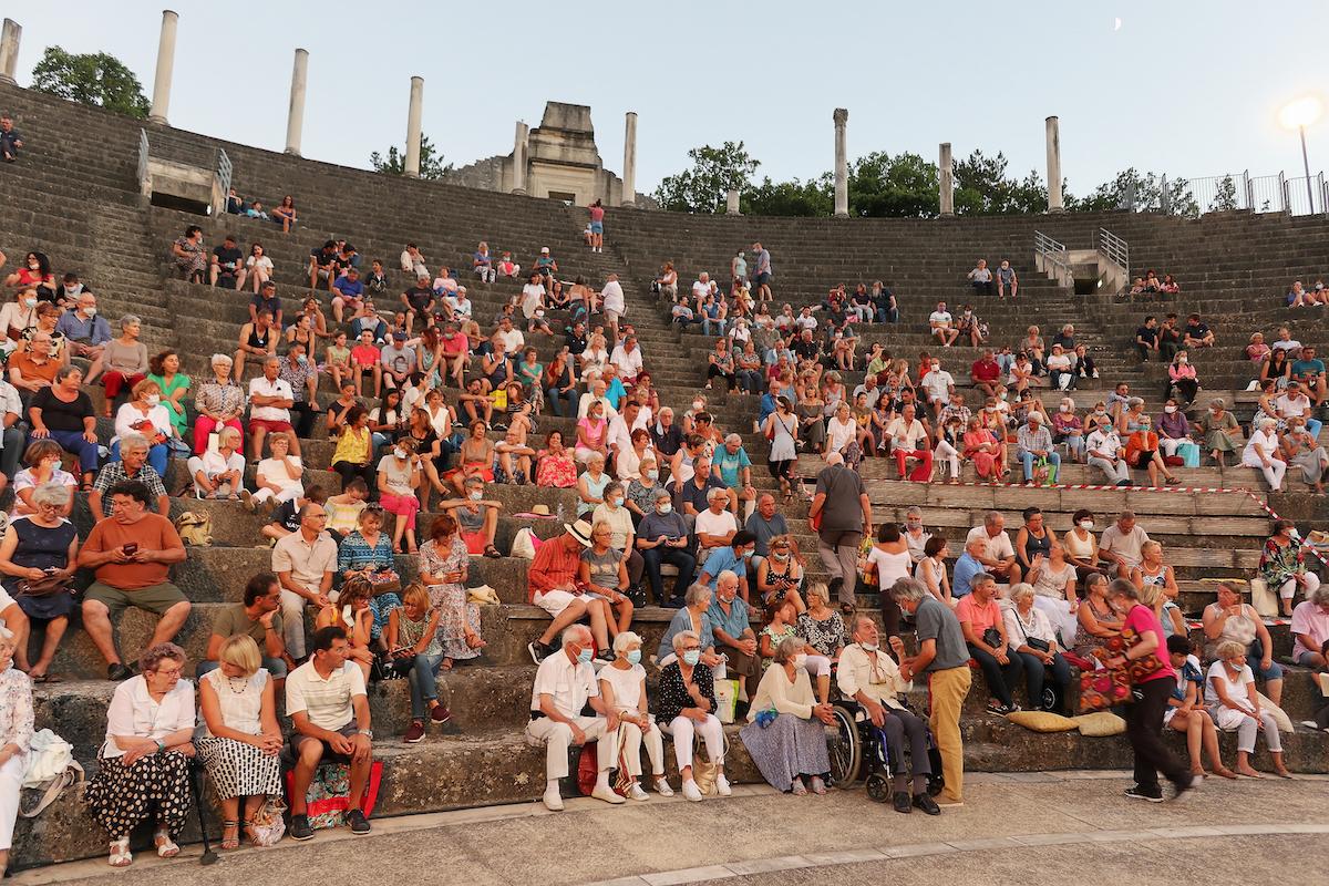 Le Soleil de Naples au theatre Antique de Vaison la Romaine_AA
